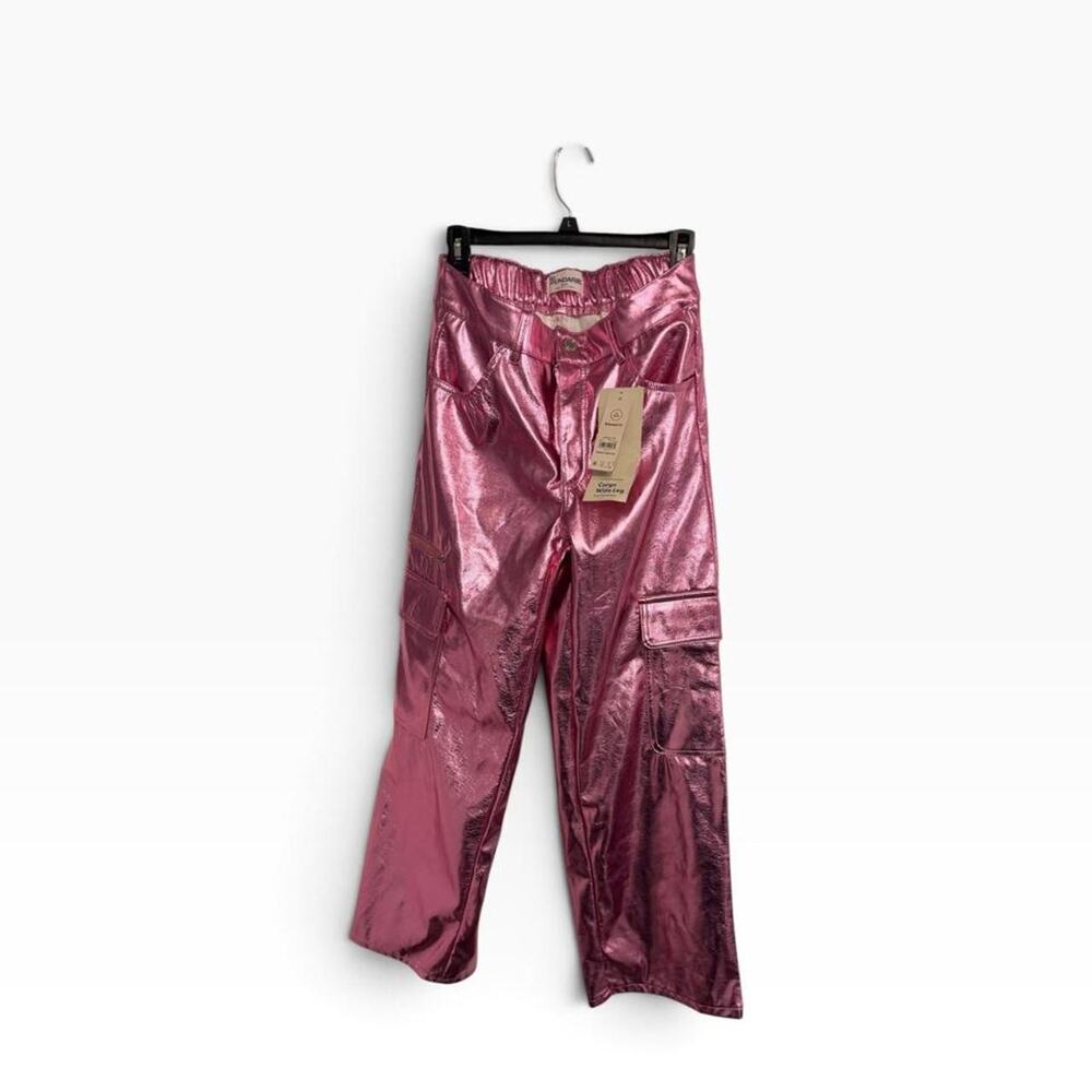 New with tags no boundaries pink metallic cargo pants size M